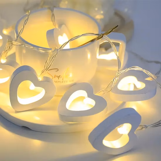 Stringa luminosa a LED per decorazioni natalizie per interni a forma di cuore in legno